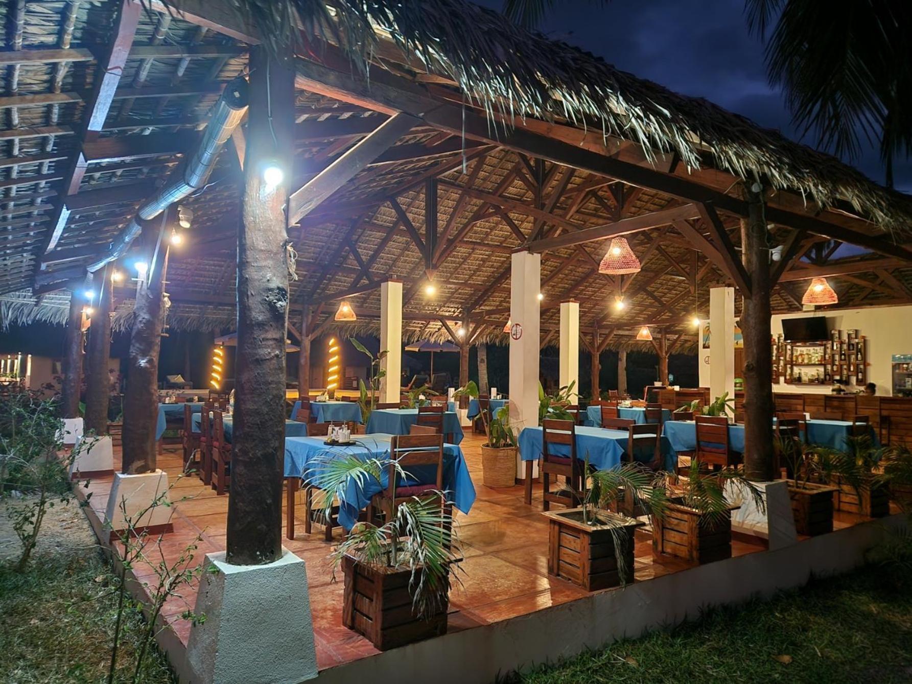 Long Beach Resort, Nosy-Be Buitenkant foto